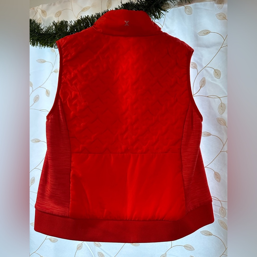 Xersion Red Quilted Women's Vest - Picture 2 of 3